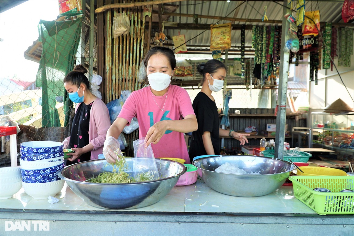 Mùng một Tết ghé quán chay mọc giữa ruộng hot nhất miền Tây - 2 Mùng một Tết ghé quán chay mọc giữa ruộng hot nhất miền Tây - 2