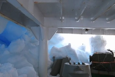 Tàu khảo sát Trung Quốc đâm phải băng Nam Cực