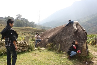 Lời kêu cứu từ bãi đá cổ Sa Pa