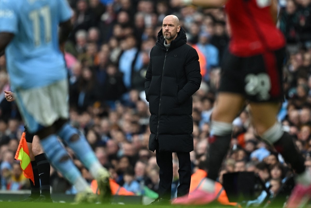 HLV Ten Hag ám chỉ Man Utd thua Man City vì trọng tài - 1