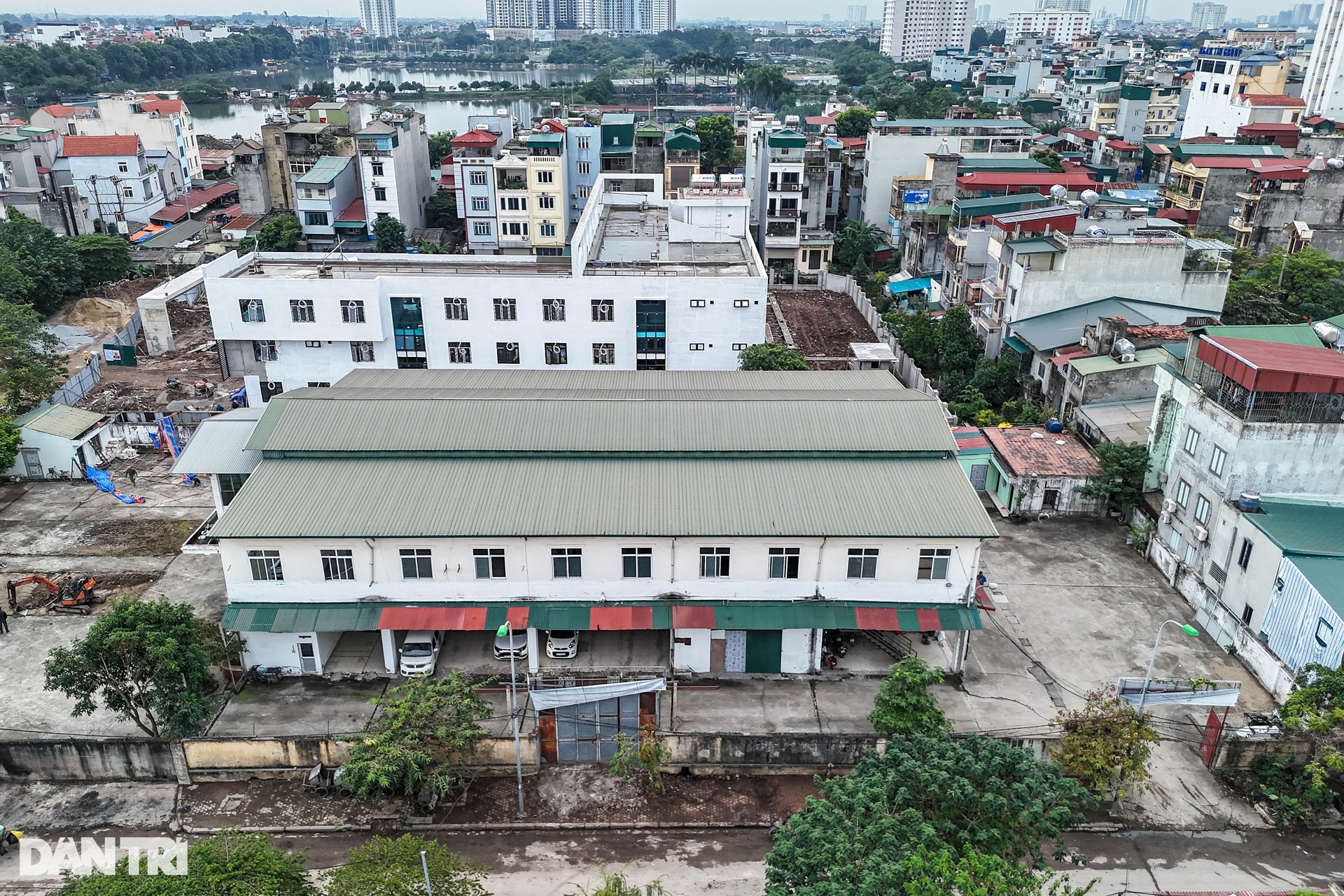 Loạt chợ tiền tỷ bỏ hoang, cây cối mọc thành rừng gây lãng phí tại Hà Nội - 7 Loạt chợ tiền tỷ bỏ hoang, cây cối mọc thành rừng gây lãng phí tại Hà Nội - 7