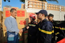 Việt Nam trao tặng gần 3 tấn hàng cứu trợ cho Myanmar