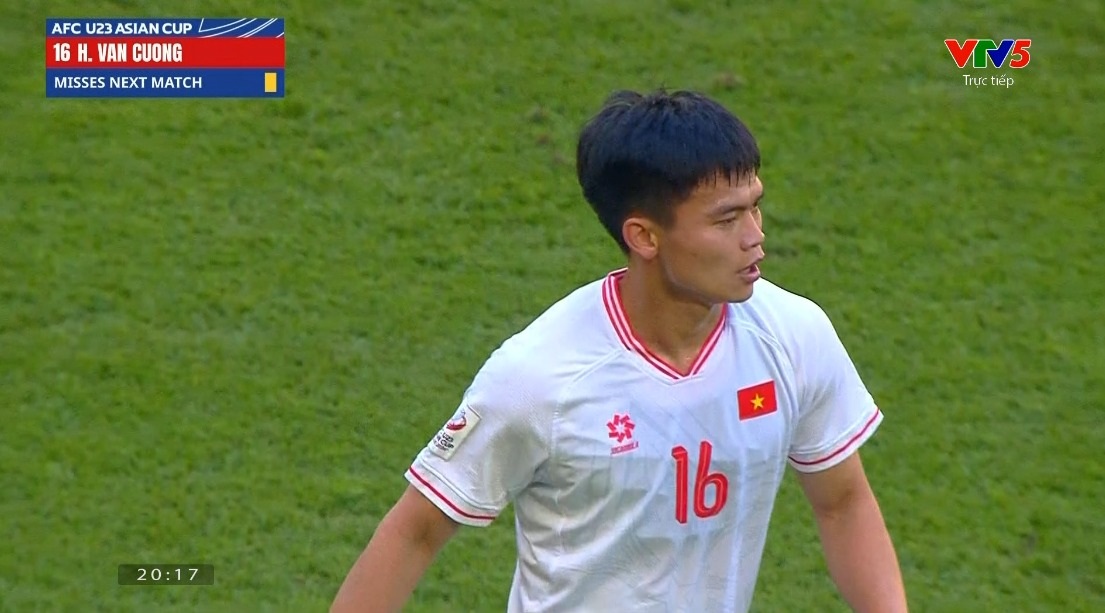 Hồ Văn Cường vắng mặt trong trận đấu với U23 Uzbekistan ở lượt trận cuối bảng D giải U23 châu Á vì án treo giò (Ảnh chụp màn hình).