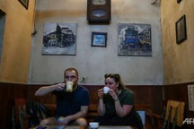 Tiệm café trứng nổi tiếng Việt Nam lên báo nước ngoài