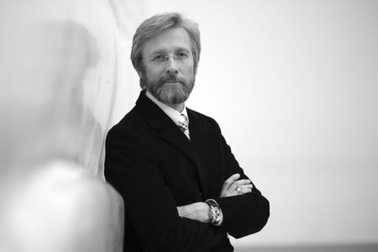 Cựu giám đốc thiết kế của BMW nhận giải thưởng cuộc đời