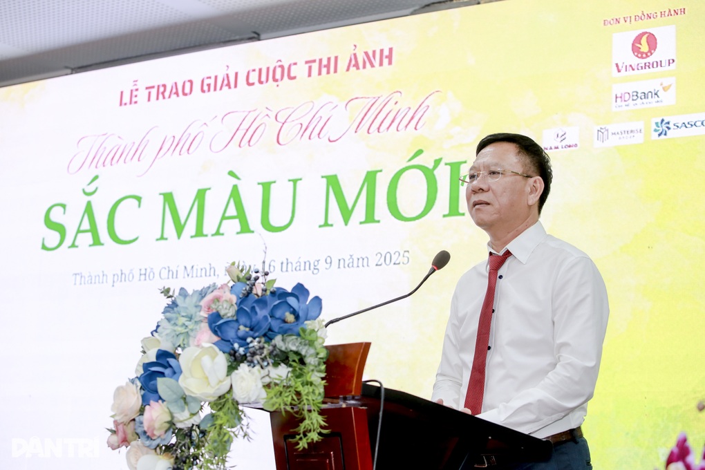 Khoảnh khắc của Dân trí giành giải cao nhất tại cuộc thi ảnh về TPHCM - 3 Khoảnh khắc của Dân trí giành giải cao nhất tại cuộc thi ảnh về TPHCM - 3