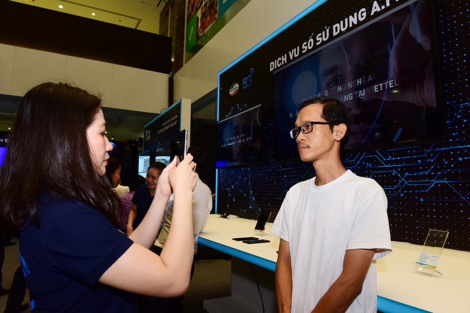 Sao Khuê 2020 “tiết lộ”: Rõ ràng Viettel không còn là công ty viễn thông - 2 Sao Khuê 2020 “tiết lộ”: Rõ ràng Viettel không còn là công ty viễn thông - 2