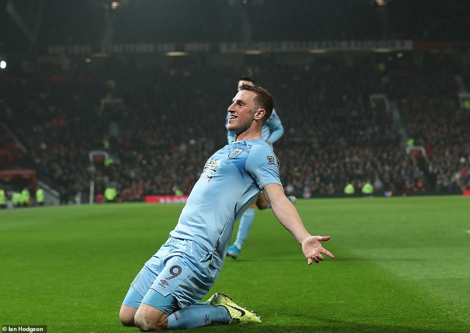 Man Utd bị Burnley đè bẹp ngay trên sân nhà Old Trafford - 1 Man Utd bị Burnley đè bẹp ngay trên sân nhà Old Trafford - 1