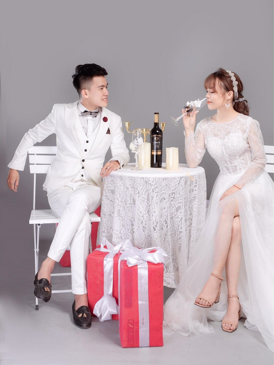 Nghỉ học vì dịch Covid-19, cặp đôi sinh viên quyết định cưới nhau - 1 Nghỉ học vì dịch Covid-19, cặp đôi sinh viên quyết định cưới nhau - 1