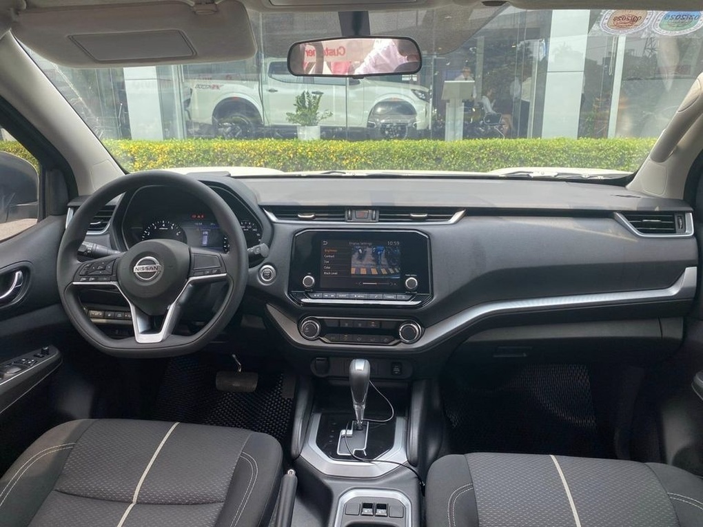 Nissan Terra bản mới ra biển tại Hà Nội, chờ mở bán để đấu Fortuner - 3 Nissan Terra bản mới ra biển tại Hà Nội, chờ mở bán để đấu Fortuner - 3