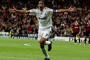 Raul chính thức cập bến Schalke 04