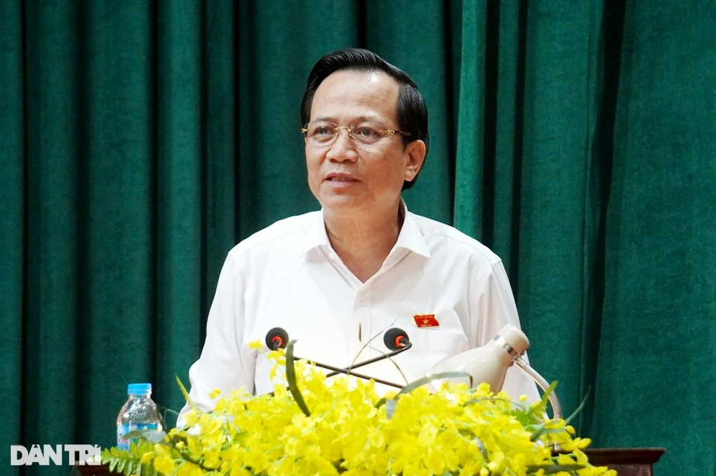 Bộ trưởng Đào Ngọc Dung báo cáo cử tri chuyện tăng lương, vấn đề ngành y - 5 Bộ trưởng Đào Ngọc Dung báo cáo cử tri chuyện tăng lương, vấn đề ngành y - 5