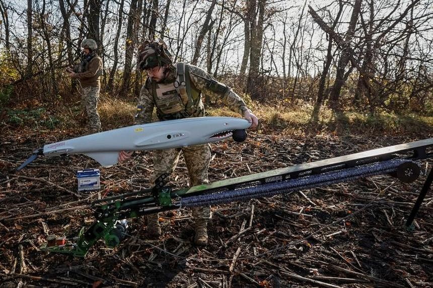 Permainan kucing-kucingan dengan UAV di garis depan Rusia-Ukraina - 1 Thế trận mèo vờn chuột bằng UAV trên chiến tuyến Nga - Ukraine - 1