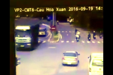 Điểm mù xe tải - Biết để tránh