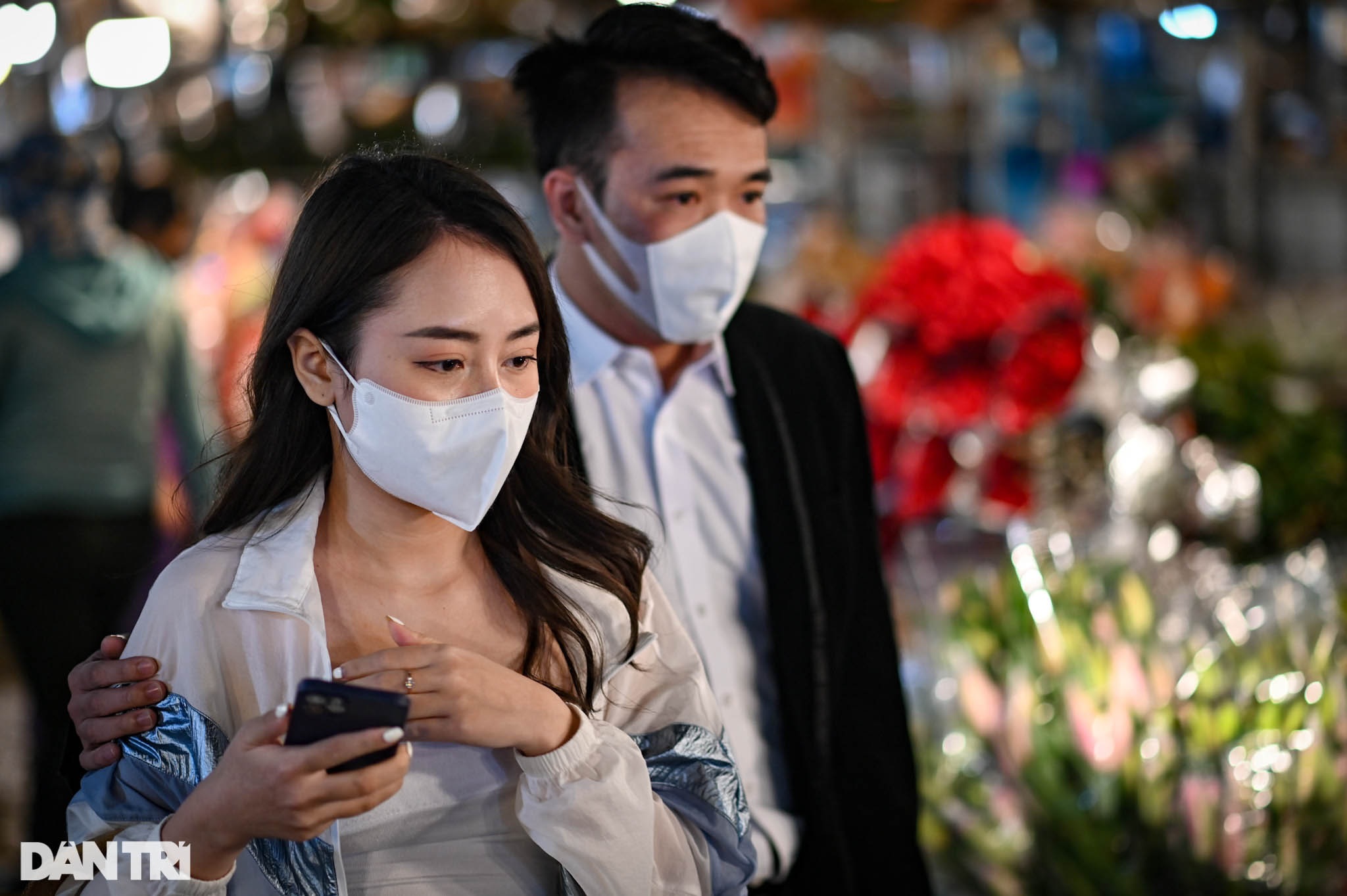 Đêm không ngủ tại chợ hoa lớn nhất Hà Nội trước ngày Phụ nữ Việt Nam 20/10 - 8 Đêm không ngủ tại chợ hoa lớn nhất Hà Nội trước ngày Phụ nữ Việt Nam 20/10 - 8