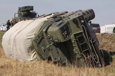 Binh sĩ Nga nghi say rượu làm lật tổ hợp "rồng lửa" S-400 trên đường