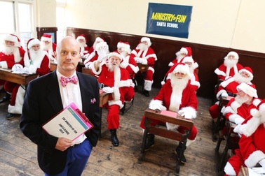 Ngôi trường đào tạo… ông già Noel tại Anh