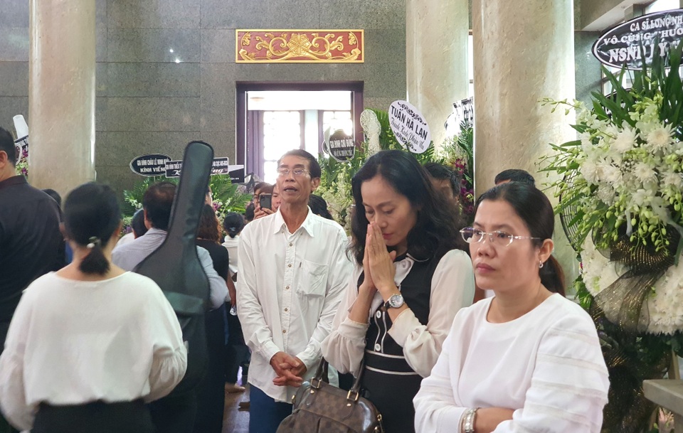 Gia đình, đồng nghiệp tiễn biệt NSND Lý Huỳnh - 11 Gia đình, đồng nghiệp tiễn biệt NSND Lý Huỳnh - 11