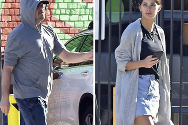 Leonardo DiCaprio hạnh phúc bên bạn gái trẻ đẹp