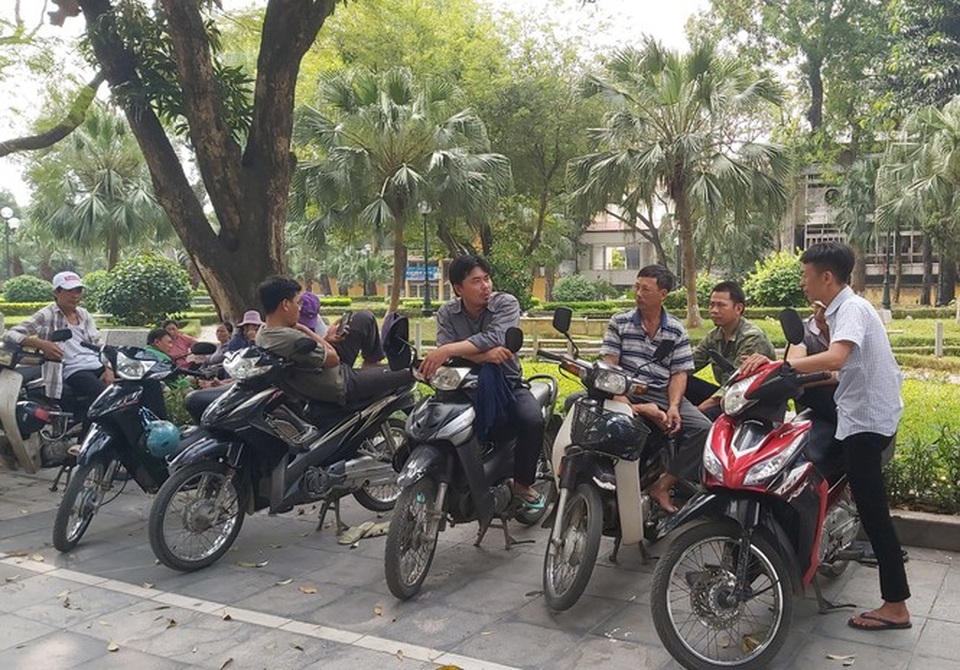 “Chợ người” ký sự - 2 “Chợ người” ký sự - 2