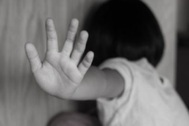 Nghiện phim "đen" nam thanh niên hiếp dâm bé gái hàng xóm 10 tuổi