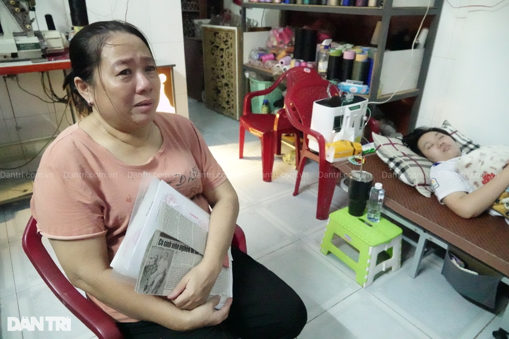 Nữ sinh trường y thoi thóp trên giường bệnh, bố mẹ van xin con được sống - 3 Nữ sinh trường y thoi thóp trên giường bệnh, bố mẹ van xin con được sống - 3