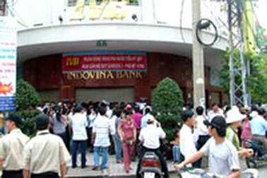 Hàng ngàn người lại chen nhau mua nhà Phú Mỹ Hưng 