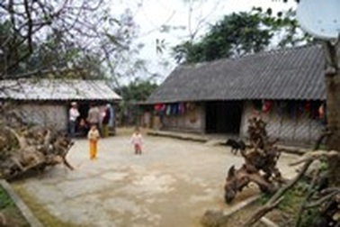 Hãi hùng trước “cơn bão HIV”