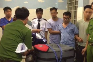 Đánh sập 2 đường dây ma tuý cực “khủng” ở Sài Gòn, thu 218 bánh heroin
