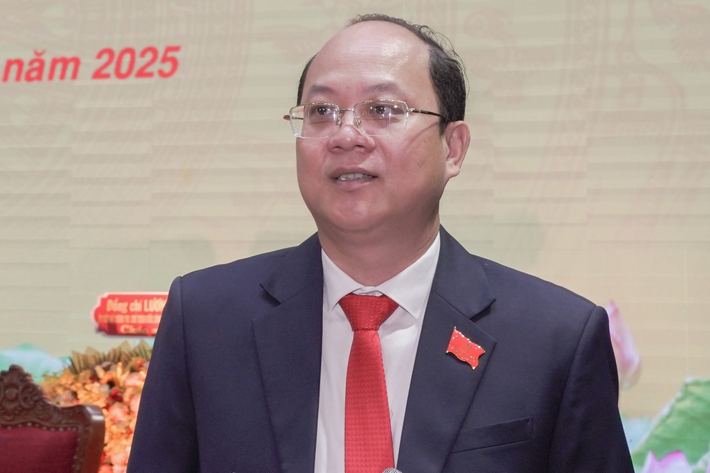 مسٹر Nguyen Ho Hai بدستور Ca Mau صوبائی پارٹی کمیٹی - 1 کے سیکرٹری ہیں۔ Ông Nguyễn Hồ Hải tiếp tục làm Bí thư Tỉnh ủy Cà Mau - 1