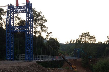 Ấn tượng về kỷ lục từ "túi nilon" sang cầu treo