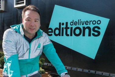 Bỏ việc ngân hàng thành lập startup 2 tỷ USD