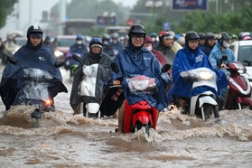 Miền Trung mưa tầm tã, nhiều nơi có thể ngập úng