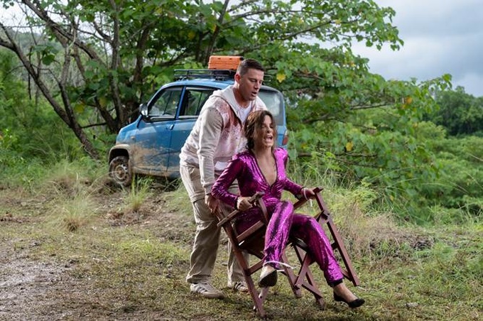 Sandra Bullock và Channing Tatum trong The Lost City