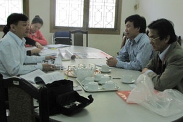 Trường ĐH Quốc tế Hồng Bàng giải trình về tờ lịch dung tục