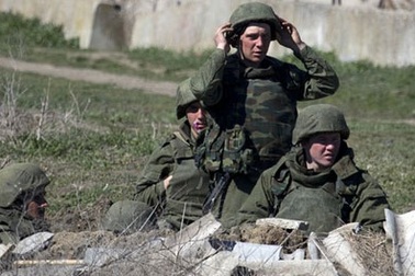 Lực lượng thân Nga chiếm 3 căn cứ quân sự tại Crimea 