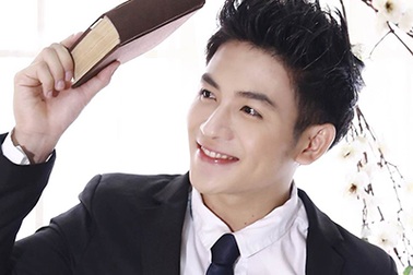 Gặp chàng phát thanh viên tuổi Thân đẹp trai như diễn viên