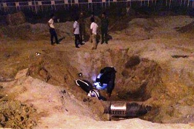 Tai nạn hi hữu đêm giao thừa, người đàn ông tử vong dưới hố