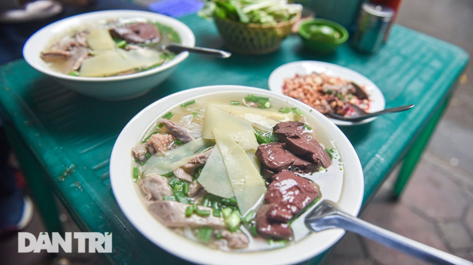Đặc sản khách Tây khóc thét, người Việt chen chân xếp hàng thưởng thức - 9 Đặc sản khách Tây khóc thét, người Việt chen chân xếp hàng thưởng thức - 9