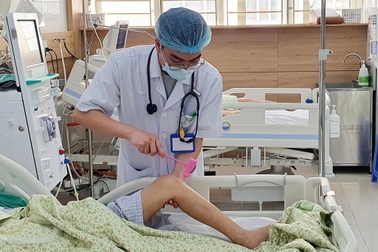 Hôn mê nguy kịch vì tin "thầy" trên Facebook cam kết 5 ngày chữa khỏi bệnh