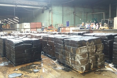 Cháy lớn tại nhà máy chế biến mủ cao su