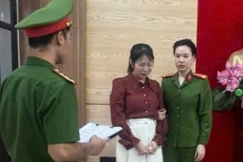 Bắt nguyên phó giám đốc chi nhánh ngân hàng ở Quảng Ninh - 1 Bắt nguyên phó giám đốc chi nhánh ngân hàng ở Quảng Ninh - 1