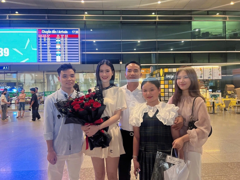 Hoa hậu Ý Nhi phản hồi tin đồn chia tay bạn trai - 1 Hoa hậu Ý Nhi phản hồi tin đồn chia tay bạn trai - 1