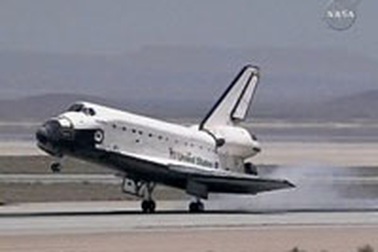 Phi thuyền Atlantis trở về trái đất an toàn