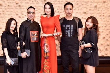 Áo dài Việt Nam nổi bật tại Tuần lễ ASEAN 2019