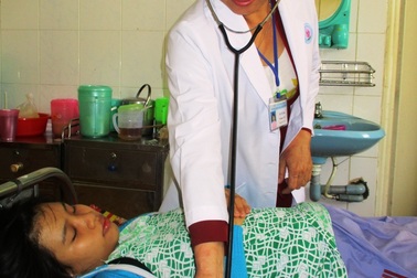 Bác sĩ Sản được người dân vùng sâu gọi là Cô là Dì…