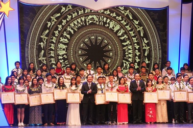 Vinh danh 127 tấm gương giáo dục tiêu biểu nhất cả nước