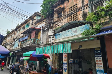 Khẩn cấp di dời các hộ dân sống trong chung cư cũ nát, tiềm ẩn nguy hiểm