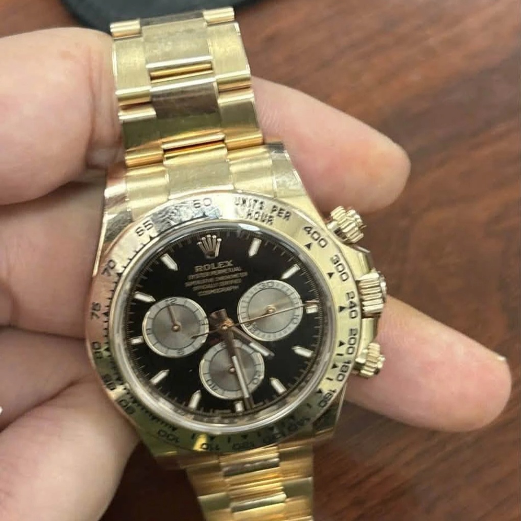 Đồng hồ Rolex 1,6 tỷ đồng bị bỏ quên ở sân bay Đà Nẵng - 2