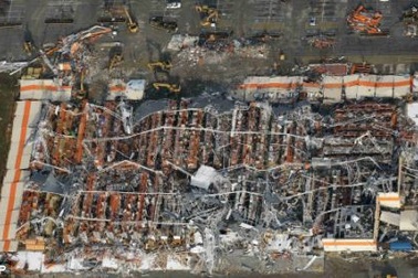 Cận cảnh khoảnh khắc kinh hoàng bão lốc ở Mỹ